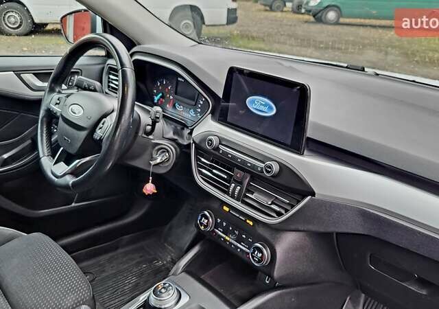 Белый Форд Фокус, объемом двигателя 1.5 л и пробегом 155 тыс. км за 12900 $, фото 12 на Automoto.ua