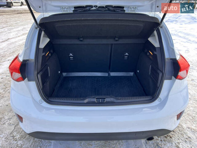 Білий Форд Фокус, об'ємом двигуна 1.5 л та пробігом 139 тис. км за 10800 $, фото 25 на Automoto.ua