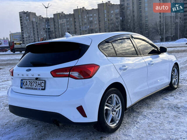 Білий Форд Фокус, об'ємом двигуна 1.5 л та пробігом 139 тис. км за 10800 $, фото 5 на Automoto.ua