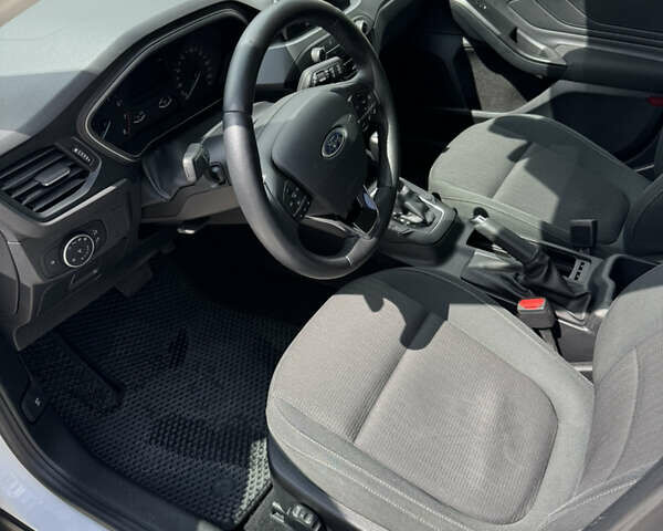 Белый Форд Фокус, объемом двигателя 1.5 л и пробегом 150 тыс. км за 12500 $, фото 11 на Automoto.ua