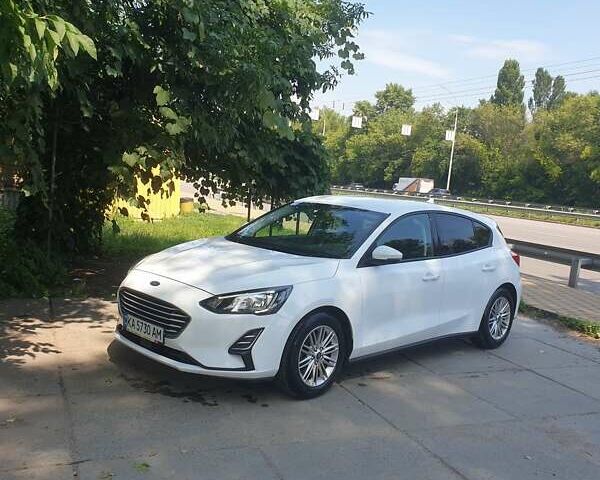 Белый Форд Фокус, объемом двигателя 1.5 л и пробегом 32 тыс. км за 14400 $, фото 8 на Automoto.ua