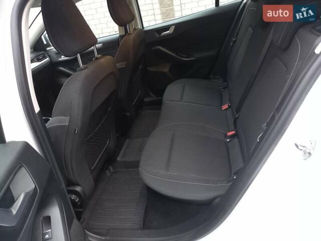 Белый Форд Фокус, объемом двигателя 1.5 л и пробегом 150 тыс. км за 13800 $, фото 13 на Automoto.ua