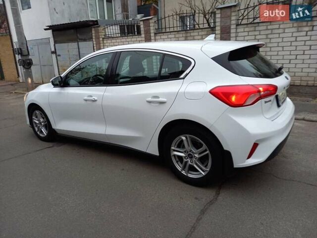 Белый Форд Фокус, объемом двигателя 1.5 л и пробегом 150 тыс. км за 13800 $, фото 9 на Automoto.ua