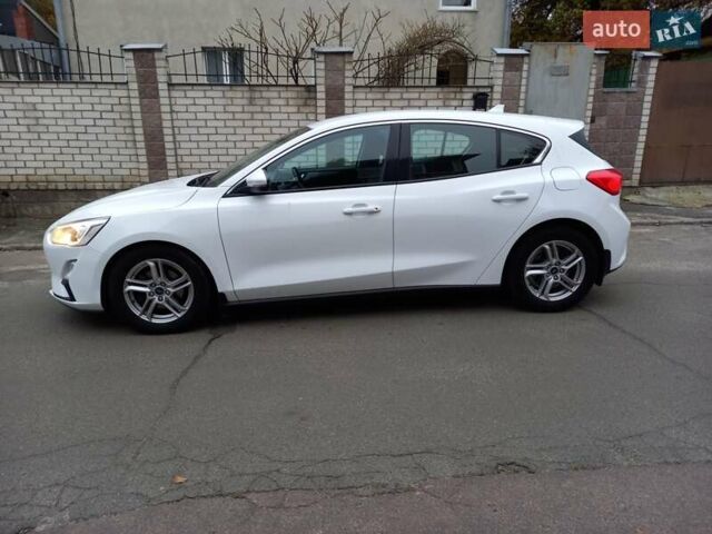 Белый Форд Фокус, объемом двигателя 1.5 л и пробегом 150 тыс. км за 13800 $, фото 10 на Automoto.ua