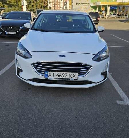 Белый Форд Фокус, объемом двигателя 1.5 л и пробегом 159 тыс. км за 14900 $, фото 2 на Automoto.ua