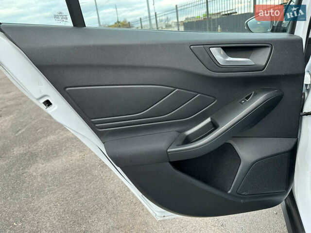 Белый Форд Фокус, объемом двигателя 1.5 л и пробегом 159 тыс. км за 14500 $, фото 22 на Automoto.ua