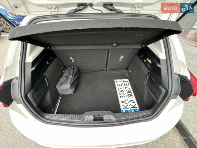 Белый Форд Фокус, объемом двигателя 1.5 л и пробегом 68 тыс. км за 15234 $, фото 16 на Automoto.ua