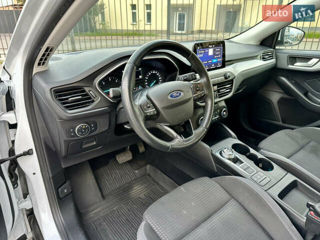 Белый Форд Фокус, объемом двигателя 1.5 л и пробегом 159 тыс. км за 14500 $, фото 15 на Automoto.ua