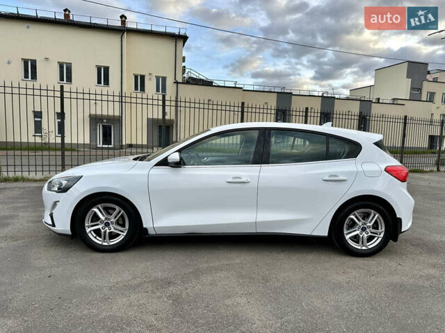Белый Форд Фокус, объемом двигателя 1.5 л и пробегом 159 тыс. км за 14500 $, фото 1 на Automoto.ua