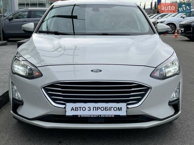 Белый Форд Фокус, объемом двигателя 1.5 л и пробегом 68 тыс. км за 15234 $, фото 1 на Automoto.ua