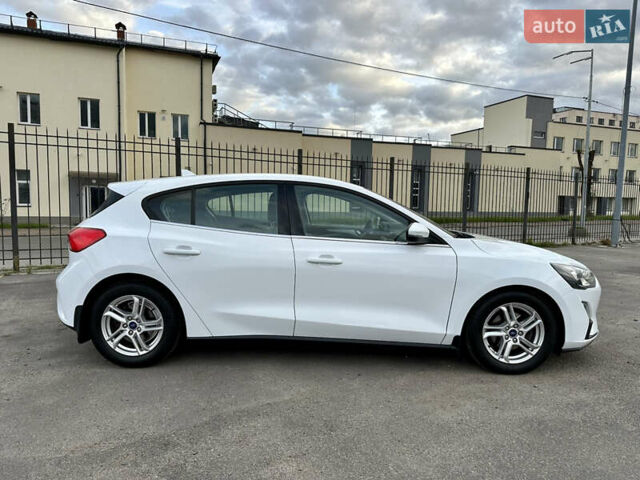 Белый Форд Фокус, объемом двигателя 1.5 л и пробегом 159 тыс. км за 14500 $, фото 5 на Automoto.ua