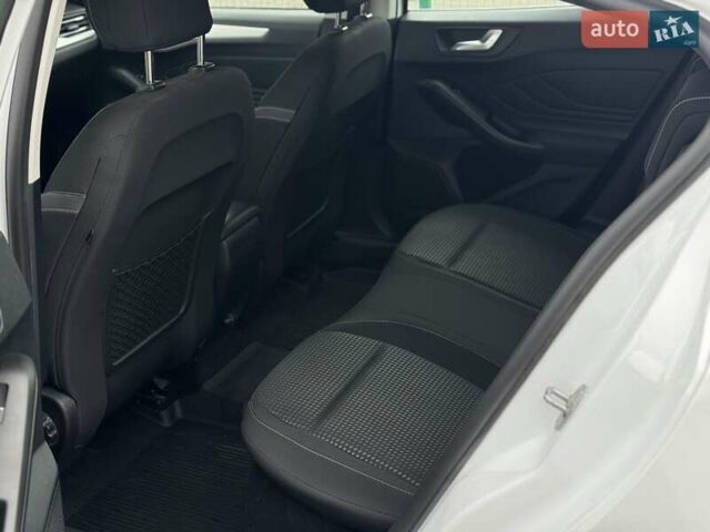 Белый Форд Фокус, объемом двигателя 1.5 л и пробегом 130 тыс. км за 12500 $, фото 11 на Automoto.ua