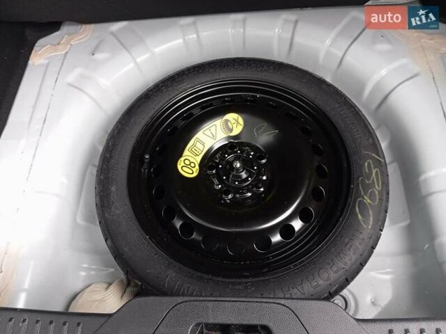 Білий Форд Фокус, об'ємом двигуна 1.5 л та пробігом 48 тис. км за 15900 $, фото 26 на Automoto.ua