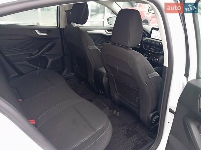 Білий Форд Фокус, об'ємом двигуна 1.5 л та пробігом 48 тис. км за 15900 $, фото 22 на Automoto.ua