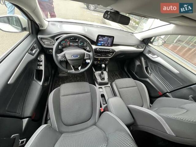 Белый Форд Фокус, объемом двигателя 1.5 л и пробегом 68 тыс. км за 15234 $, фото 15 на Automoto.ua