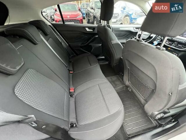 Белый Форд Фокус, объемом двигателя 1.5 л и пробегом 68 тыс. км за 15234 $, фото 18 на Automoto.ua