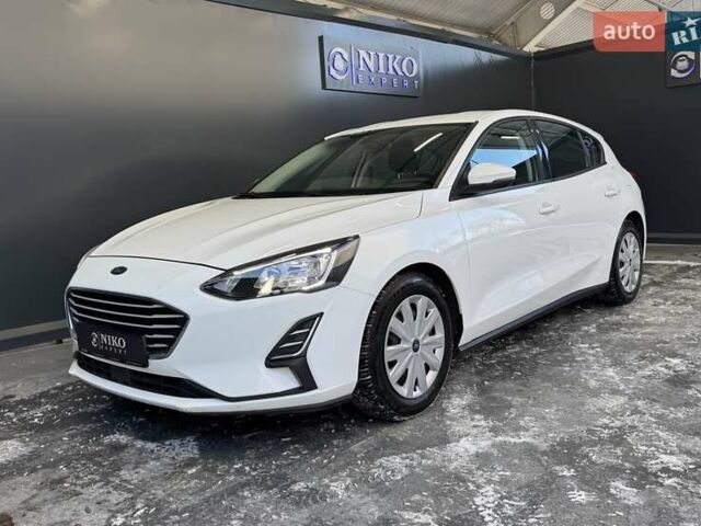 Белый Форд Фокус, объемом двигателя 1.5 л и пробегом 55 тыс. км за 15500 $, фото 3 на Automoto.ua