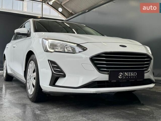 Білий Форд Фокус, об'ємом двигуна 1.5 л та пробігом 68 тис. км за 14800 $, фото 12 на Automoto.ua