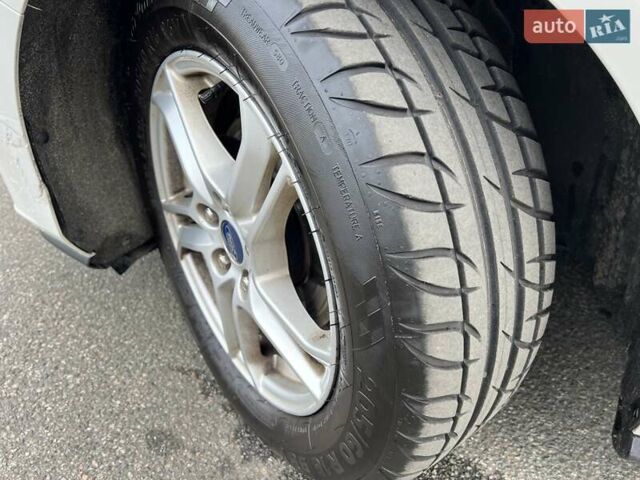 Белый Форд Фокус, объемом двигателя 1.5 л и пробегом 68 тыс. км за 15234 $, фото 9 на Automoto.ua