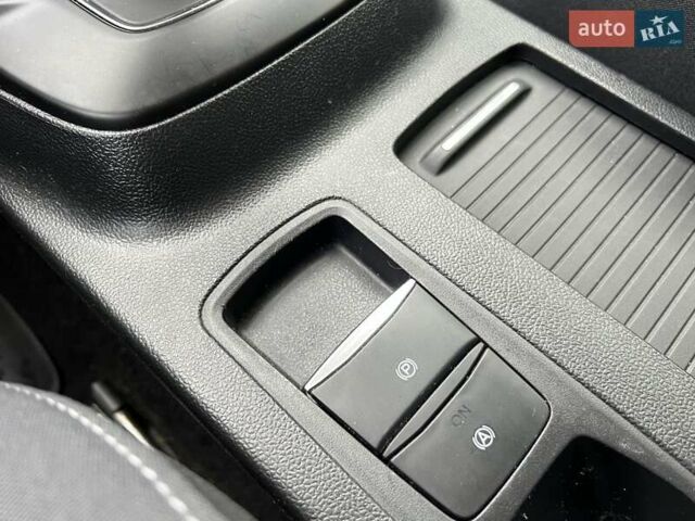 Белый Форд Фокус, объемом двигателя 1.5 л и пробегом 68 тыс. км за 15234 $, фото 29 на Automoto.ua