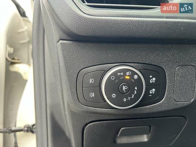 Белый Форд Фокус, объемом двигателя 1.5 л и пробегом 68 тыс. км за 15234 $, фото 12 на Automoto.ua