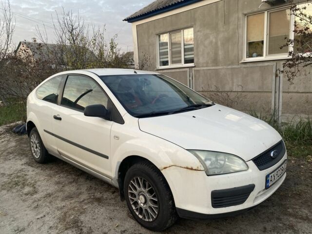 Форд Фокус 2006 в Змиеве на Automoto.ua Белый Форд Фокус, объемом двигателя 1.4 л и пробегом 260 тыс. км за 3400 $, фото 8 на Automoto.ua