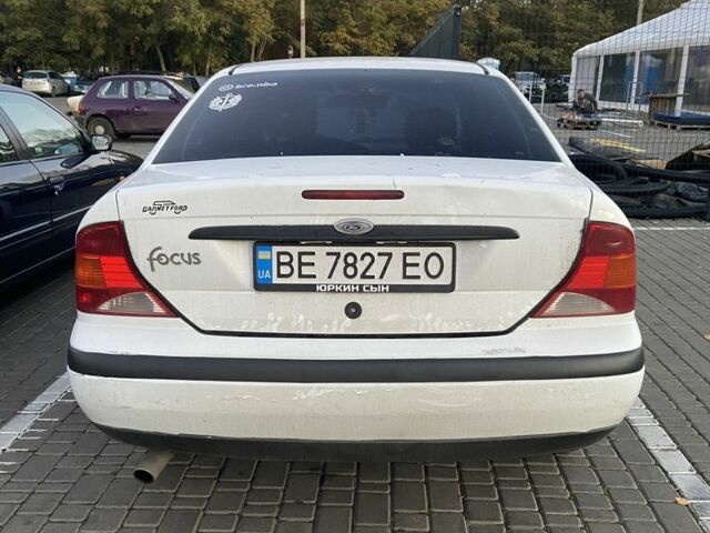 Белый Форд Фокус, объемом двигателя 2 л и пробегом 357 тыс. км за 2400 $, фото 5 на Automoto.ua