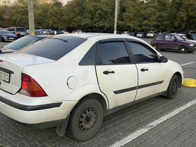 Белый Форд Фокус, объемом двигателя 2 л и пробегом 357 тыс. км за 2400 $, фото 3 на Automoto.ua