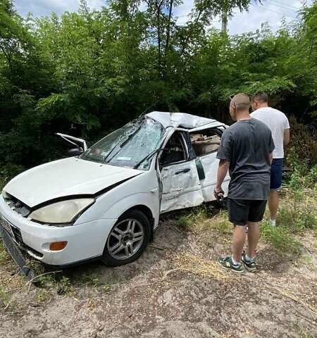 Білий Форд Фокус, об'ємом двигуна 2 л та пробігом 288 тис. км за 500 $, фото 3 на Automoto.ua