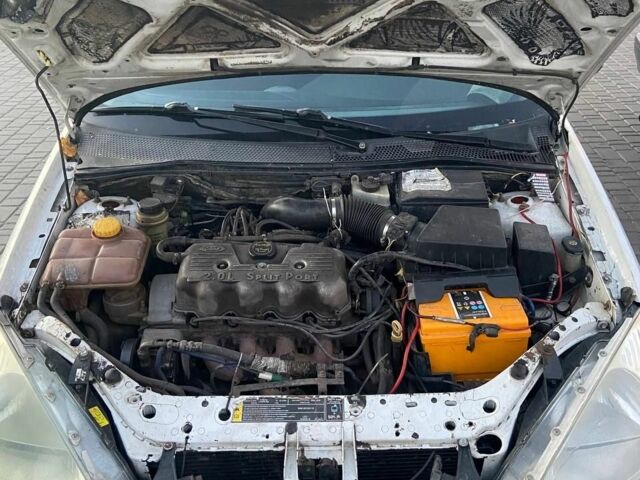 Білий Форд Фокус, об'ємом двигуна 2 л та пробігом 300 тис. км за 700 $, фото 4 на Automoto.ua