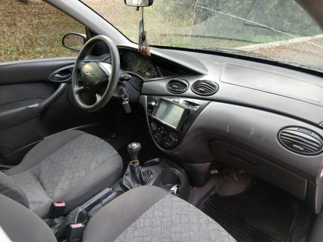 Белый Форд Фокус, объемом двигателя 1.6 л и пробегом 405 тыс. км за 2299 $, фото 7 на Automoto.ua