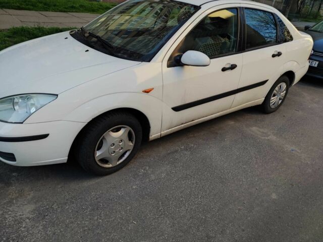 Белый Форд Фокус, объемом двигателя 1.6 л и пробегом 185 тыс. км за 3567 $, фото 5 на Automoto.ua