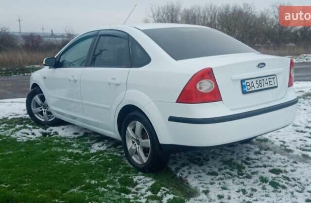 Белый Форд Фокус, объемом двигателя 1.6 л и пробегом 380 тыс. км за 4700 $, фото 4 на Automoto.ua