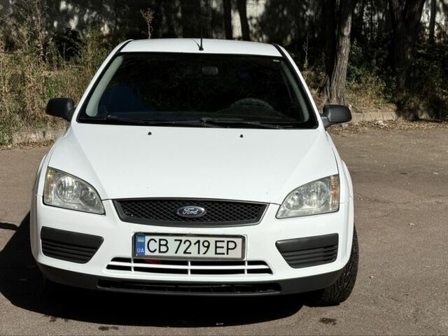 Белый Форд Фокус, объемом двигателя 1.6 л и пробегом 256 тыс. км за 4300 $, фото 1 на Automoto.ua