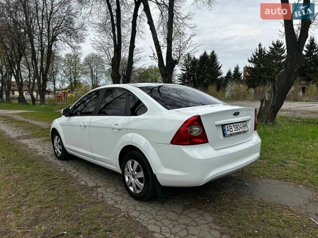 Белый Форд Фокус, объемом двигателя 1.6 л и пробегом 181 тыс. км за 4100 $, фото 4 на Automoto.ua