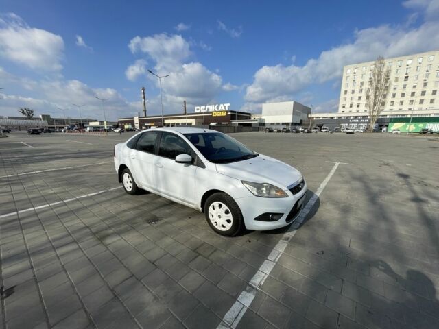 Белый Форд Фокус, объемом двигателя 1.6 л и пробегом 261 тыс. км за 4300 $, фото 4 на Automoto.ua