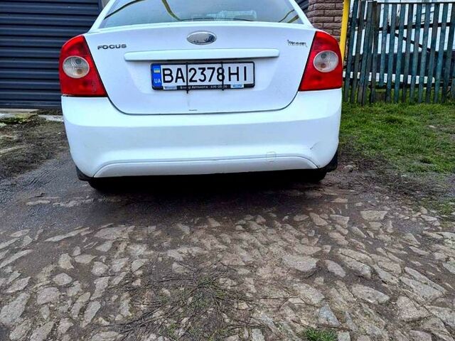 Белый Форд Фокус, объемом двигателя 1.6 л и пробегом 230 тыс. км за 4500 $, фото 4 на Automoto.ua