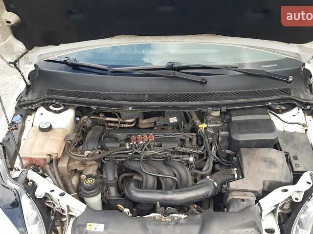 Белый Форд Фокус, объемом двигателя 1.6 л и пробегом 187 тыс. км за 5750 $, фото 22 на Automoto.ua