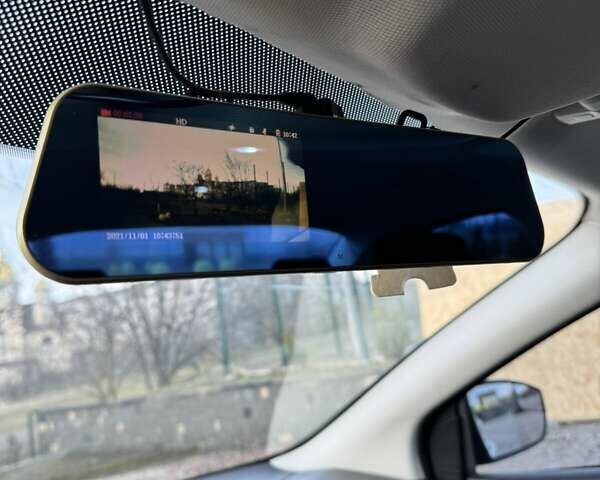 Белый Форд Фокус, объемом двигателя 2 л и пробегом 235 тыс. км за 5999 $, фото 10 на Automoto.ua