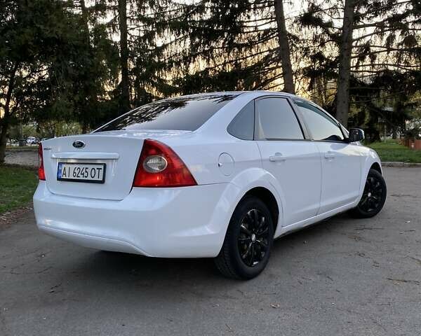 Білий Форд Фокус, об'ємом двигуна 1.6 л та пробігом 239 тис. км за 4800 $, фото 7 на Automoto.ua