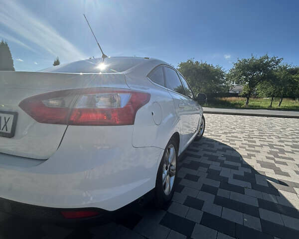 Белый Форд Фокус, объемом двигателя 1.6 л и пробегом 201 тыс. км за 6750 $, фото 4 на Automoto.ua