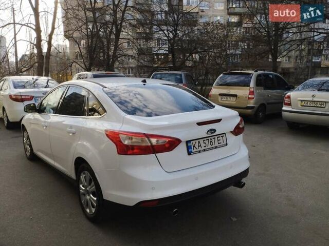 Белый Форд Фокус, объемом двигателя 2 л и пробегом 298 тыс. км за 7800 $, фото 2 на Automoto.ua