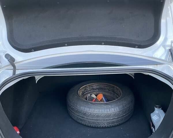 Білий Форд Фокус, об'ємом двигуна 1.6 л та пробігом 239 тис. км за 4800 $, фото 13 на Automoto.ua