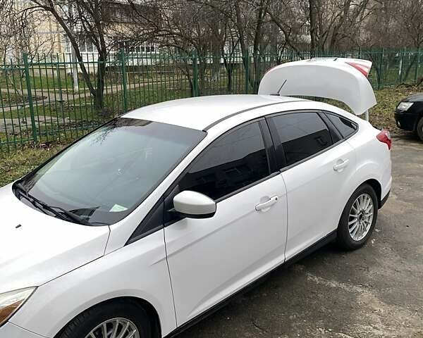 Белый Форд Фокус, объемом двигателя 2 л и пробегом 320 тыс. км за 6000 $, фото 7 на Automoto.ua