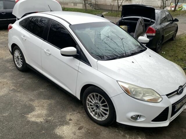 Белый Форд Фокус, объемом двигателя 2 л и пробегом 220 тыс. км за 6000 $, фото 5 на Automoto.ua