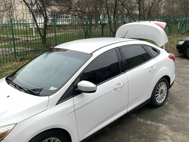 Белый Форд Фокус, объемом двигателя 2 л и пробегом 220 тыс. км за 6000 $, фото 4 на Automoto.ua