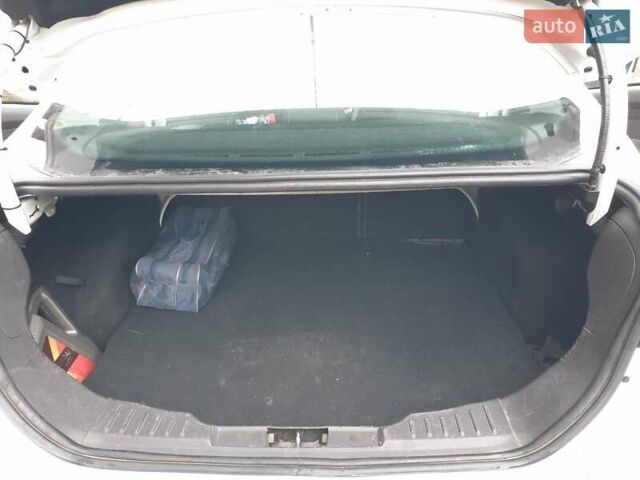 Белый Форд Фокус, объемом двигателя 1.6 л и пробегом 244 тыс. км за 6500 $, фото 9 на Automoto.ua