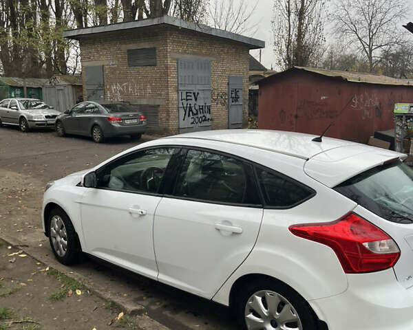Білий Форд Фокус, об'ємом двигуна 1.6 л та пробігом 120 тис. км за 8200 $, фото 6 на Automoto.ua
