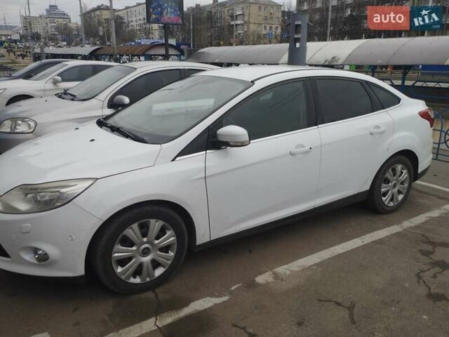Белый Форд Фокус, объемом двигателя 2 л и пробегом 298 тыс. км за 7800 $, фото 3 на Automoto.ua