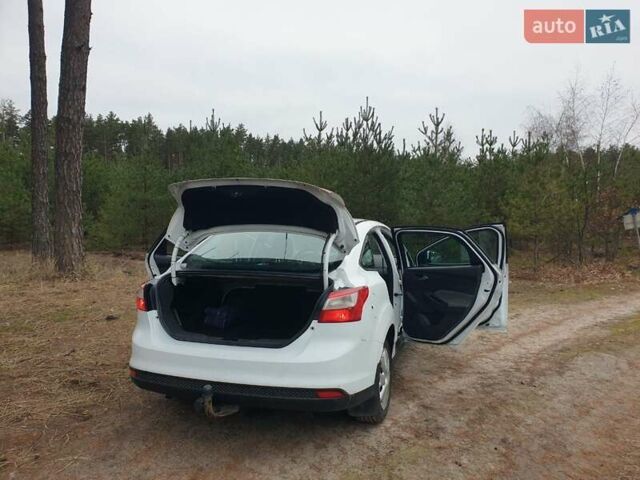 Белый Форд Фокус, объемом двигателя 1.6 л и пробегом 244 тыс. км за 6500 $, фото 6 на Automoto.ua